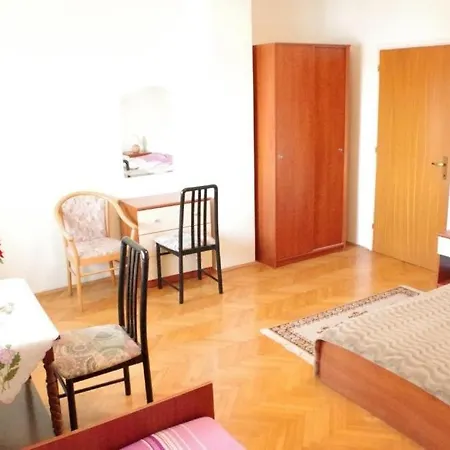 Apartman In With Sea View, Balcony, Air Conditioning, Wifi Tisno
