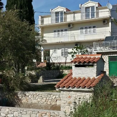 Apartman In With Sea View, Balcony, Air Conditioning, Wifi Tisno