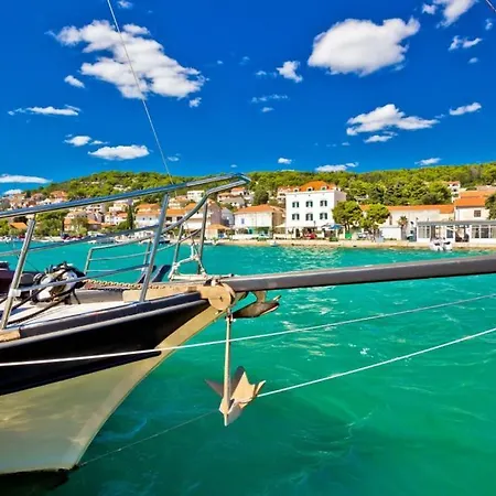 In With Sea View, Balcony, Air Conditioning, Wifi