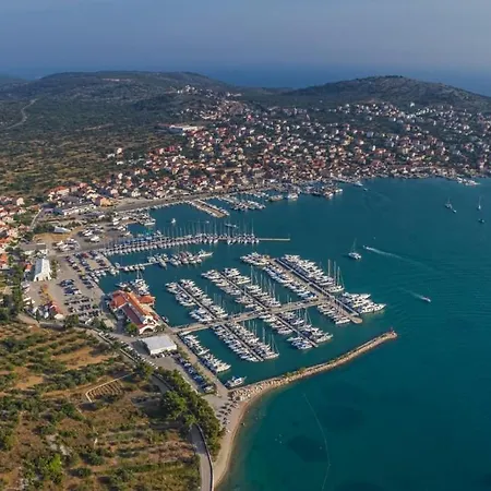 Apartman In With Sea View, Balcony, Air Conditioning, Wifi