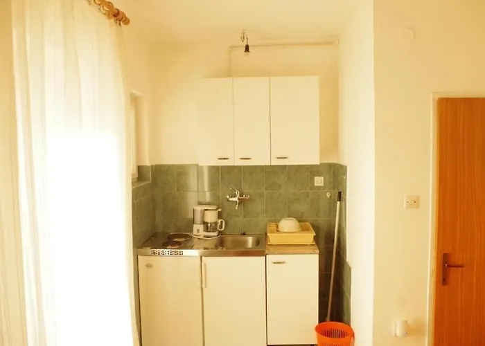 In With Sea View, Balcony, Air Conditioning, Wifi Apartamento Tisno